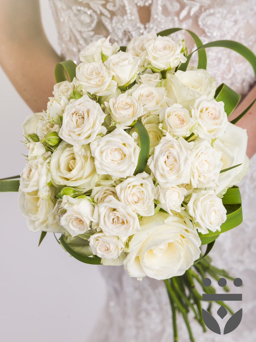 White bridal bouquet - Gold | Bridal collection by SURPROSE 