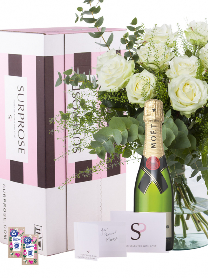 最高品質の White roses with eucalyptus and Moët & Chandon champagne 工芸品