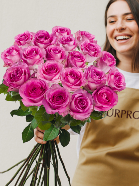 20 pink roses