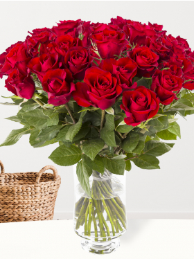 30 red roses