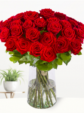 30 red roses - Red Naomi