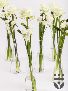 6 white centerpieces, including vases - Gold | High