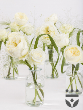6 white centerpieces, including vases - Platinum | Low