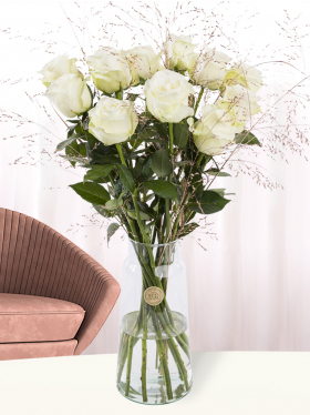 Christmas bouquet white-gold