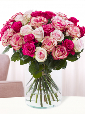 Mix of 30 pink roses