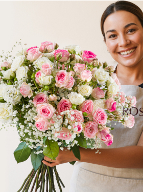 Pastelmix spray roses with gypsophila