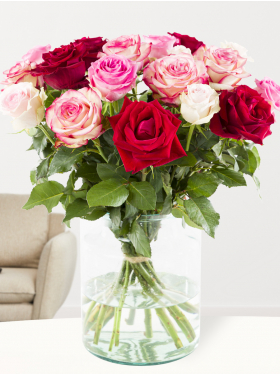 Pink-red rose bouquet