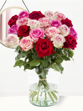 Pink-red rose bouquet