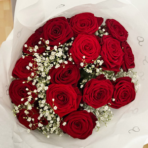 15 red roses with gypsophila 15 red roses with gypsophila
